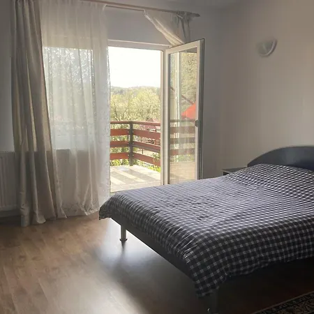 Carpatina Bed & Breakfast *
